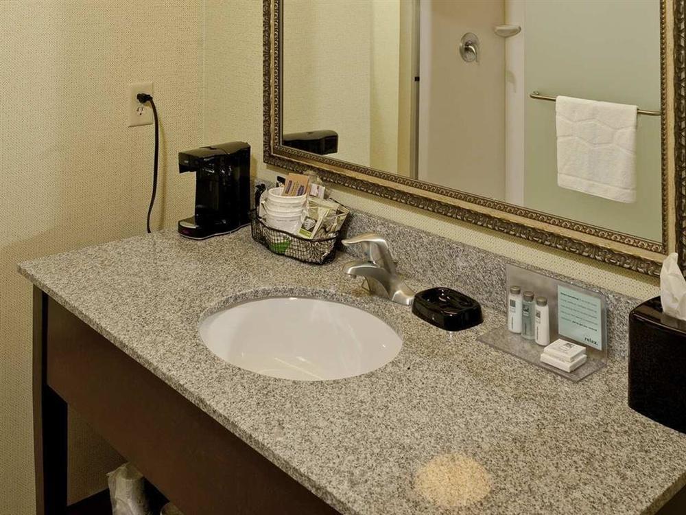Hampton Inn Augusta Room photo